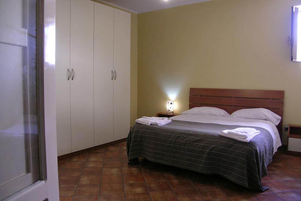 Politi Aparthotel Catane Chambre photo